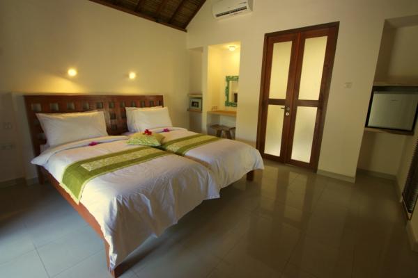 waterfront-hotel-room-gili-air