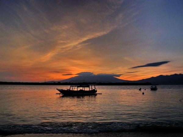 waterfront-hotel-sunrise-rinjani-lombok